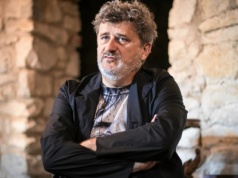 Alkoholowy majątek Janusza Palikota na sprzedaż. Setki tysięcy butelek