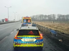 Autostrada A4 - Młody mężczyzna wyskoczył z jadącego auta