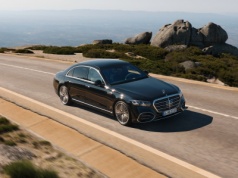 Mercedes Klasy S po liftingu: 2700 zmian i powrót V8 w 2026 roku