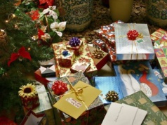 Skąd się wziął zwyczaj obdarowywania się prezentami na Boże Narodzenie?