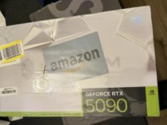 Kupił kartę GeForce RTX 5090. Dostał kamień zawinięty w ręcznik