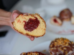 Ten patent na nadziewanie pączków ratuje każdy wypiek. Nic nie wypływa