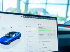 Kierowcy górą. Autonomiczne Tesle nie mają podjazdu