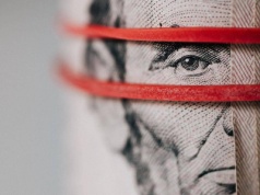 Kurs dolara rośnie mimo słabszych danych z USA. Złoty wciąż wyjątkowo mocny