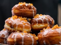 Planujesz kupić pączki na tłusty czwartek? Tak sprawdzisz czy są świeże