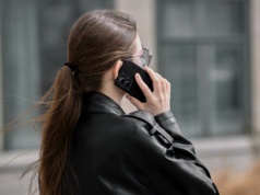 Wolisz napisać niż zadzwonić? To nie lenistwo ani fobia. Masz 3 cechy, które wiele tłumaczą