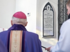 Upamiętnienie biskupa Feliksa Łukasza Lewińskiego