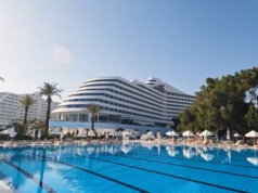 Titanic na lądzie. Hotel, który wygląda jak statek marzeń. Stanął na uwielbianym przez Polaków wybrzeżu