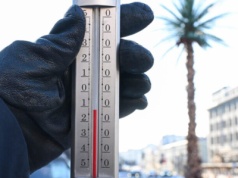 Polska przegrywa z zimą. Odwołane lekcje, awarie wodociągów