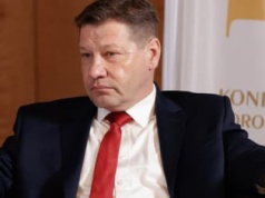 Sędzia Schab na kongresie Brauna: Trzeba złamać te struktury, przewrócić system