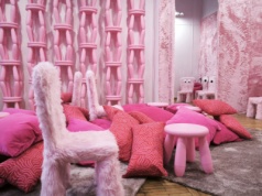 Nowa kolekcja IKEA Grejsimojs. To pięć najciekawszych i mocno zabawnych produktów do polskich wnętrz