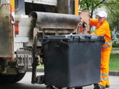 Od 1 kwietnia kolejna podwyżka opłat. Przez system kaucyjny i płacę minimalną