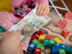 Zamknięte szkoły i przedszkola z powodu mrozu. Rodzicom należy się specjalny zasiłek z ZUS