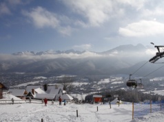 Ferie 2026: Powrót zimy napędza wyjazdy. Luty w górach pod znakiem większego ruchu i rezerwacji