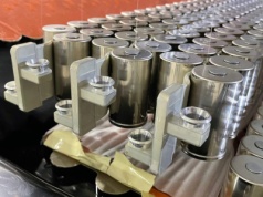 Tesla wróciła do wykorzystywania ogniw 4680 w niektórych bateriach Modelu Y. Sucha elektroda, tylko Ameryka