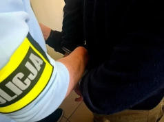 Zaatakował policjantów. Najbliższe miesiące spędzi w areszcie