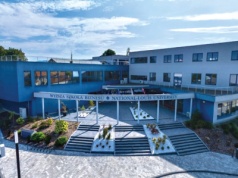 Dlaczego warto rozpocząć studia od semestru letniego? Rekrutacja na WSB-NLU trwa