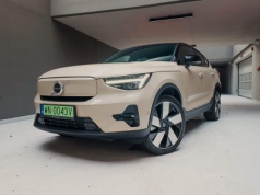 Test: Volvo EC40 – jak jeździ się elektrykiem w zimie?