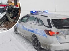 Kierowca nie miał szans. Przód Subaru został całkowicie zmiażdżony