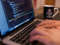 Nowa Sól. Przelał oszustom ponad 100 tys. zł, bo myślał że inwestuje