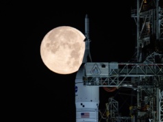 Zima wygrała z NASA. Lot na Księżyc opóźniony