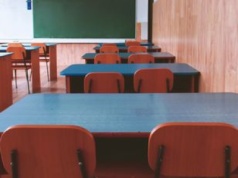 Silny mróz w całej Polsce. Prawie 300 szkół zamkniętych