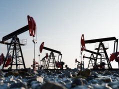 Ropa w odwrocie mimo głośnych deklaracji. Cena za baryłkę spada