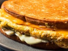 Te tosty zrobisz w kilka minut. Znikają szybciej niż kanapki