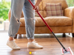 Te płyny do podłóg kosztują mniej niż 10 zł i bosko pachną! Mają działanie bakteriobójcze