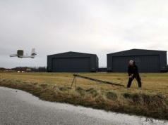 Współpraca lotnictwa morskiego z dronami. Royal Navy testuje nowe sposoby namierzania