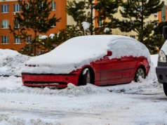 Jak ochronić chłodnicę przed mrozem? Oto stary patent doświadczonych kierowców