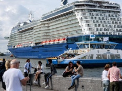 Amsterdam tnie ruch turystyczny. Teraz wyrzuca z portu statki wycieczkowe