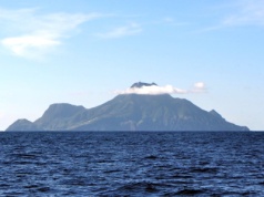 Na tej wyspie nie ma plaż ani tłumów. Jest częścią popularnego kierunku i ciągle zaskakuje