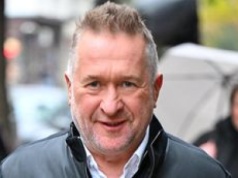 Rafał Sonik pokazał zdjęcie z SYNAMI. Ojcostwo mu służy? (FOTO)