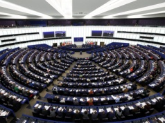 Przełomowy moment dla UE. Weszły w życie nowe przepisy. Jeden kraj ogłasza bunt