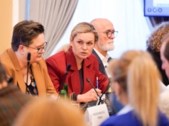 MEN planowało ukrócić uczniom wagarowanie. Nagle zrezygnowało z zasady 50-25