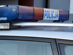 Wieluńska policja pomogła 76-latkowi. Groziło mu wychłodzenie