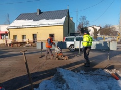 Specjaliści znaleźli miejsce awarii w Nowem. Trwają prace. Ludzie już dobę są bez wody