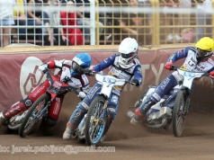 Żużel. Unia ma… za dużo juniorów! Szukają dla nich miejsca, chętnych brak!