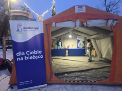 Całodobowe punkty ciepła dłużej. Warszawa walczy z silnym mrozem