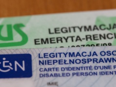 Wzór legitymacji emeryta-rencisty po nowemu. Jest konkretny termin