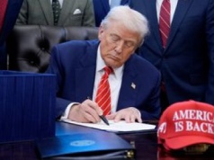 4,5 metra i szczere złoto. Gigantyczny pomnik Trumpa na Florydzie