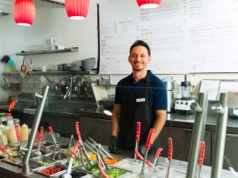 Rozwój zamiast rotacji. Wsparcie migrantów przekłada się na lojalność i awanse