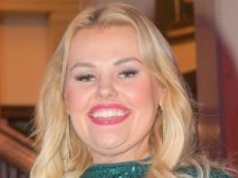 Lżejsza o 60 kilogramów Kinga Zawodnik świętuje 33. urodziny i przypomina swoją metamorfozę (FOTO)