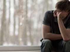 Paweł omyłkowo wysłał zdjęcie do żony. Nie uwierzyła w jego tłumaczenia