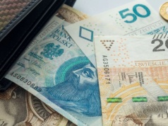 Zakaz płacenia gotówką. UE wskazało termin i ostatecznie wprowadza zmiany