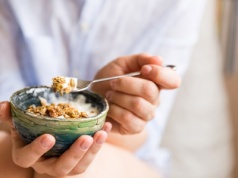 Jesz ciepłą czy zimną owsiankę?  Sprawdź, która jest zdrowsza