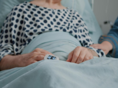 Coraz więcej osób wymaga opieki długoterminowej. Czy ZOL-e staną się naszą przyszłością?