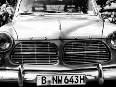 Od luksusu dla nielicznych do codziennego środka transportu. Jak samochód odmienił XX wiek?