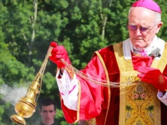 Lefebryści zapowiadają święcenia biskupów bez zgody papieża. Grozi im ekskomunika.